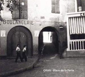MB h- 018- eglise St-Louis et place de la perle